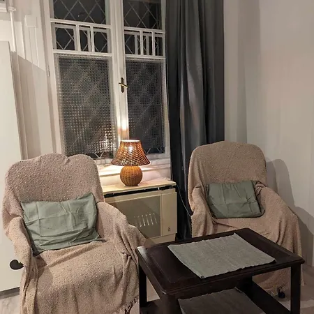 Third Floor Art Idyll *